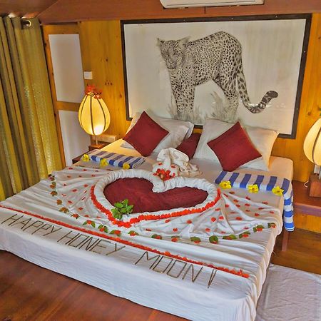 Yala Hotel Lion -Air Conditioned High Luxury Safari Camp Extérieur photo