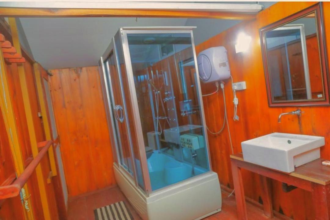 Yala Hotel Lion -Air Conditioned High Luxury Safari Camp Extérieur photo