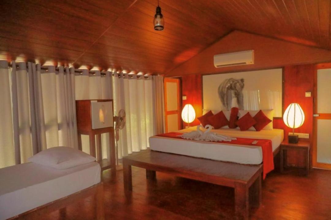 Yala Hotel Lion -Air Conditioned High Luxury Safari Camp Extérieur photo