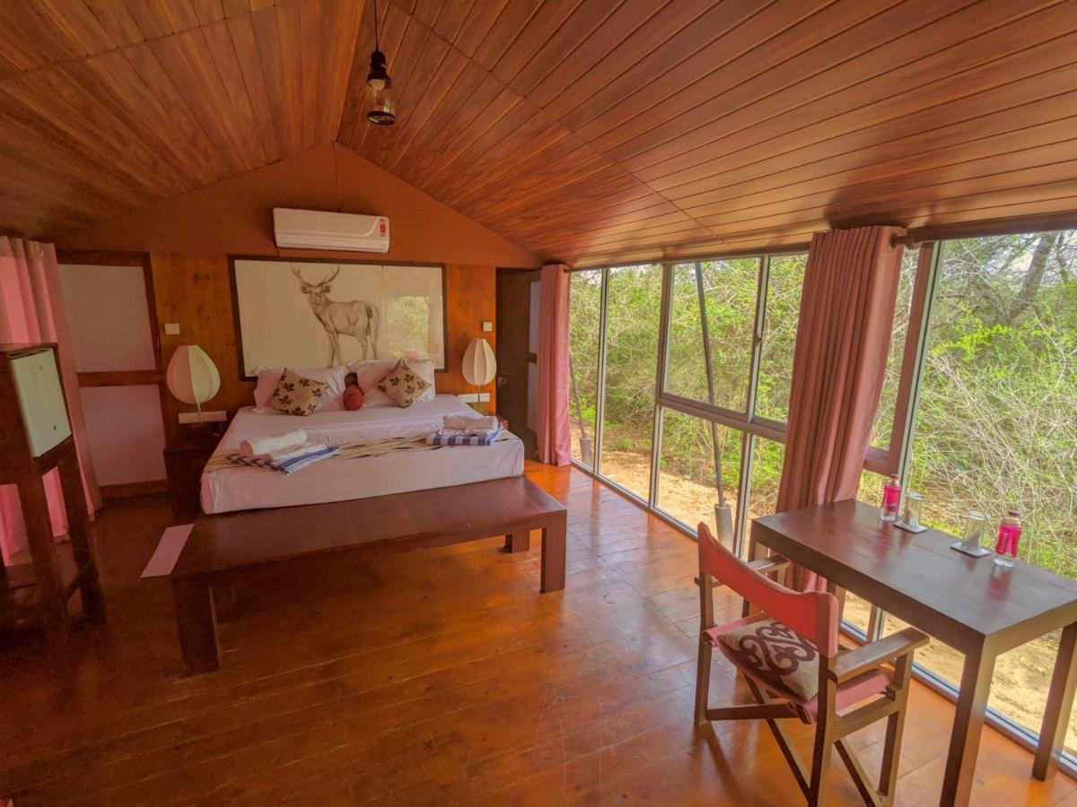 Yala Hotel Lion -Air Conditioned High Luxury Safari Camp Extérieur photo