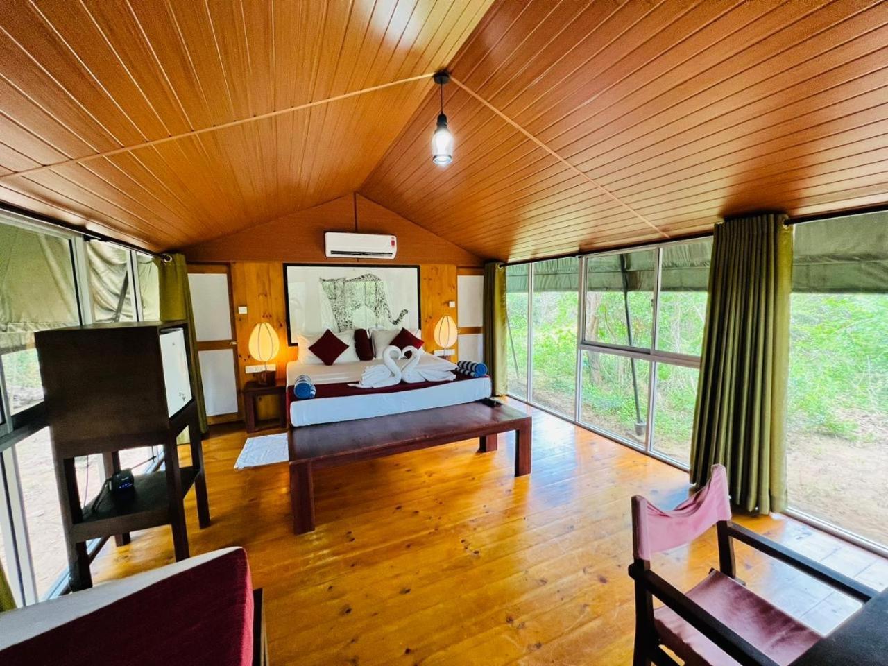 Yala Hotel Lion -Air Conditioned High Luxury Safari Camp Extérieur photo