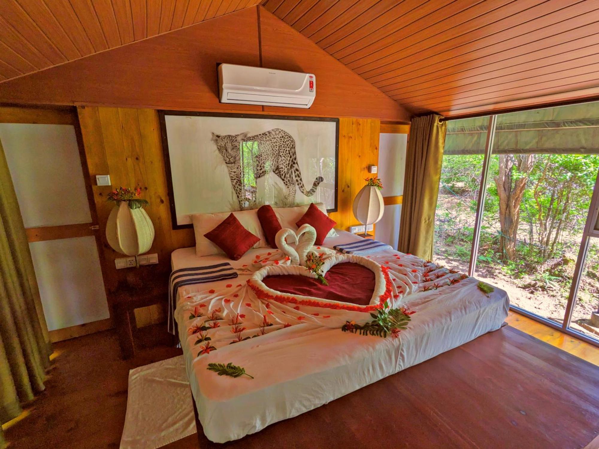 Yala Hotel Lion -Air Conditioned High Luxury Safari Camp Extérieur photo